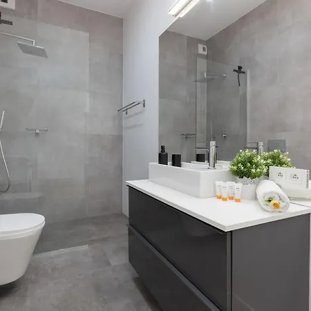Jurajska Unique By Renters Apartment *